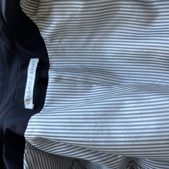 Veronica Beard Black one button Blazer. Classic. Size 2. - Picture 5 of 5